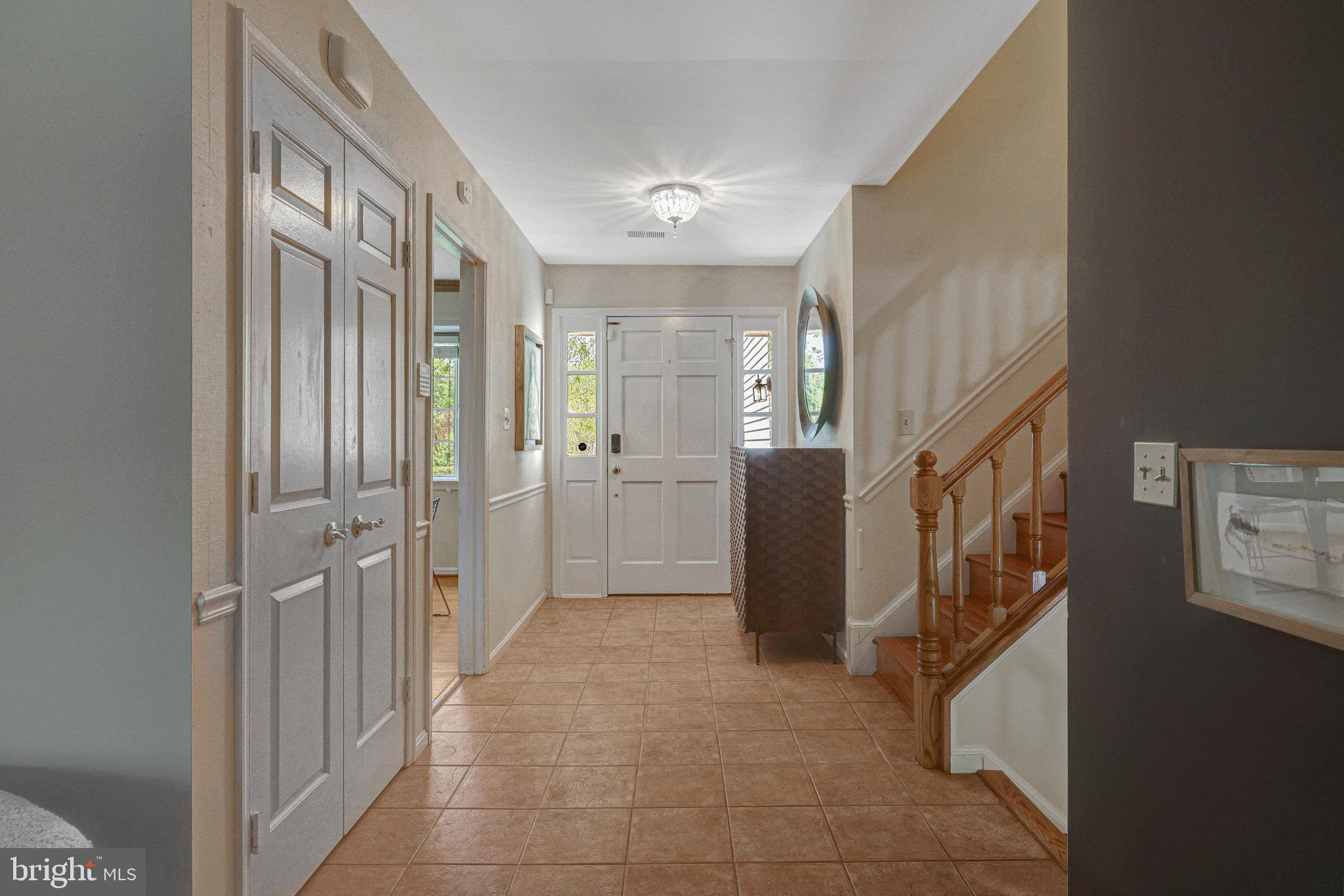 9001 Streamview Lane Vienna, VA 22182 - Photo 10 of 64 Foyer