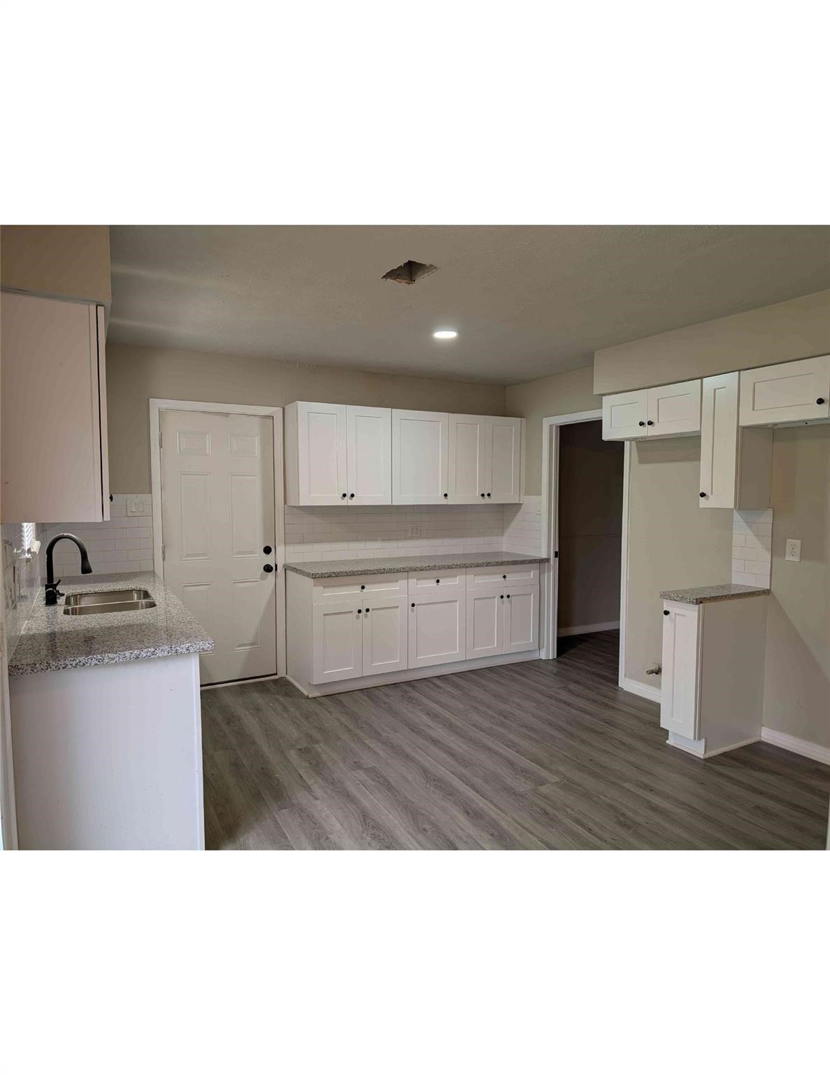 10922 Lockgate Lane Houston, TX 77048 - Photo 5 of 18 Gallery Image 5