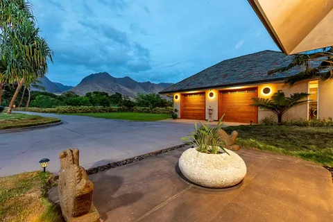 $7,900,000 | 11-505 Highway 30, Lahaina, HI 96761