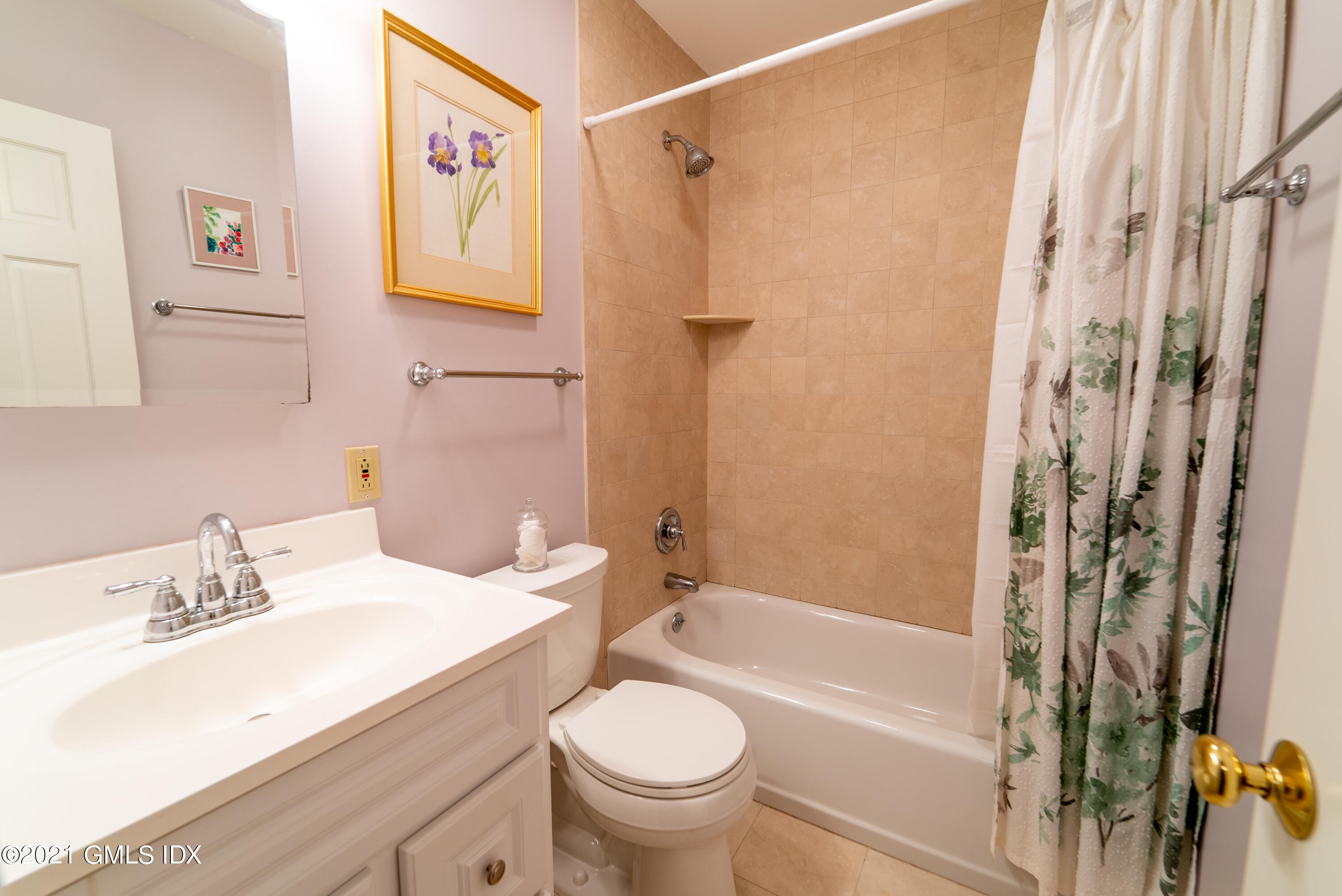 98 Valley Road, Unit 15 Cos Cob, CT 06807 - Photo 13 of 24 bathroom