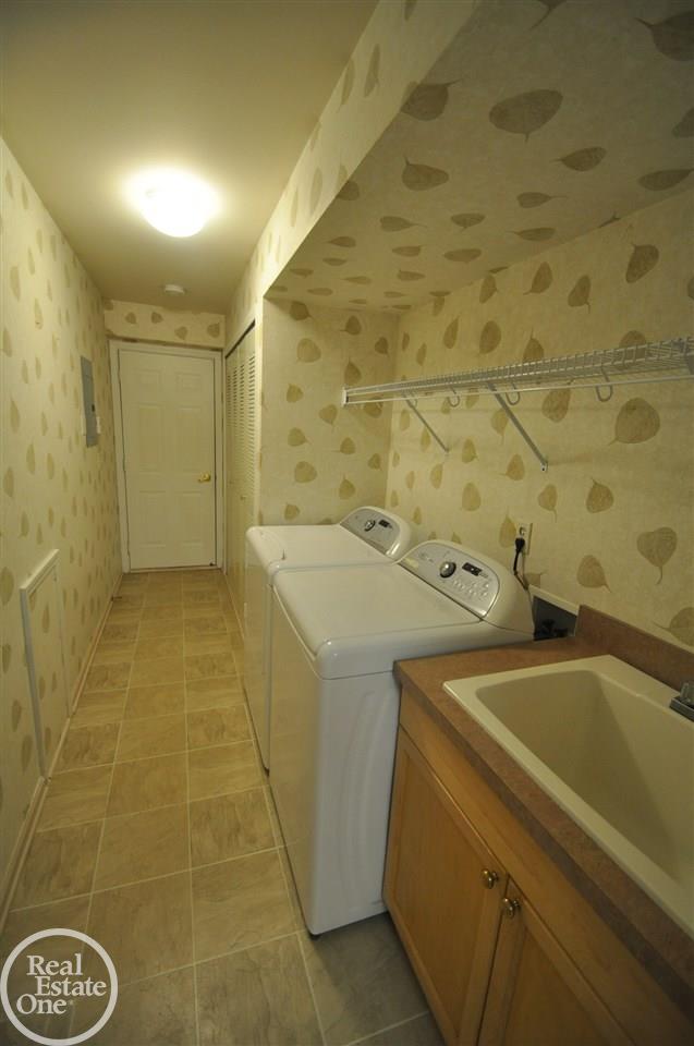3561 Oakmonte Boulevard Rochester, MI 48306 - Photo 17 of 30 31264234-16.JPG
