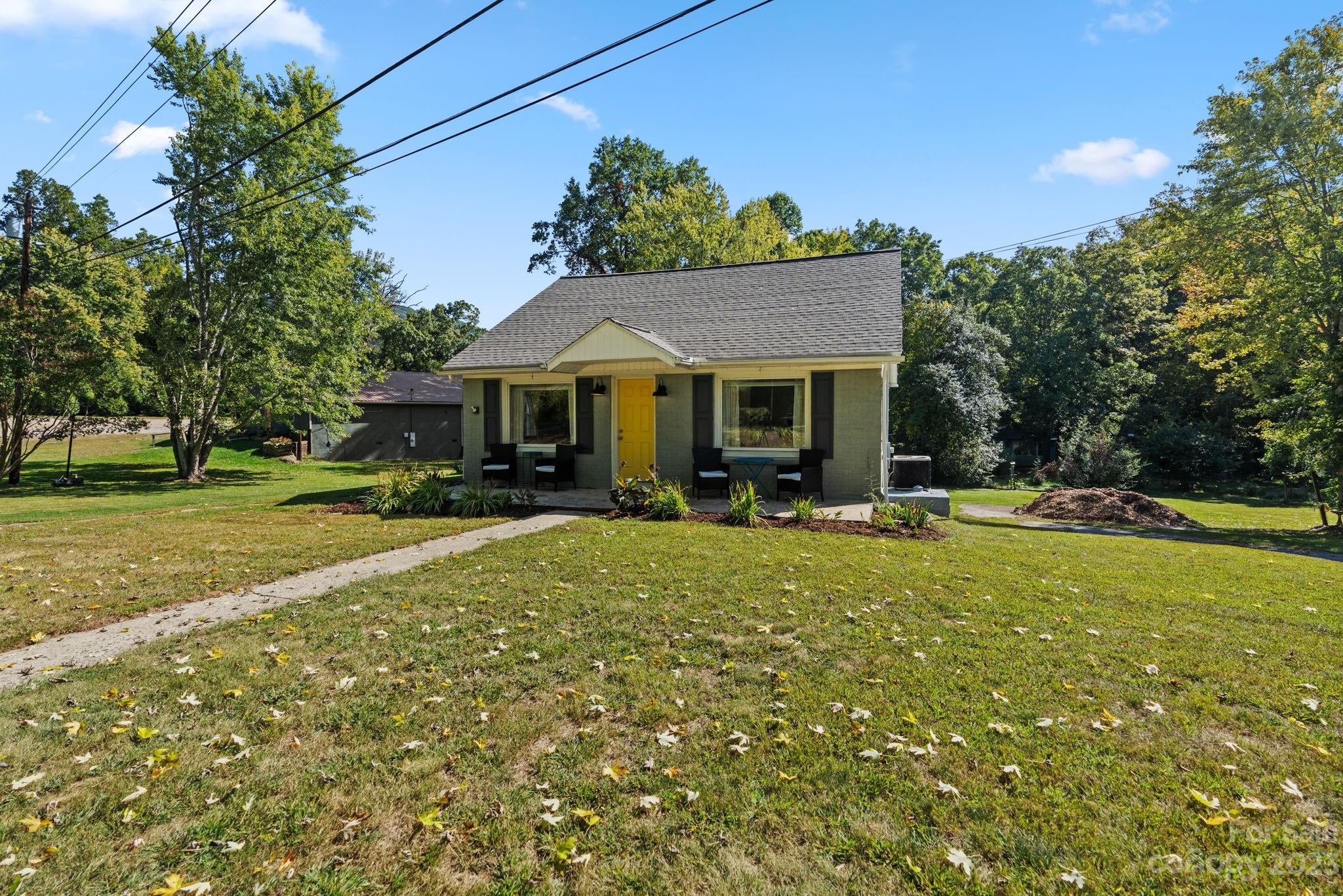 35 Old Fort Road Fairview, NC 28730 - Photo 3 of 30 a front view of a house with a yard