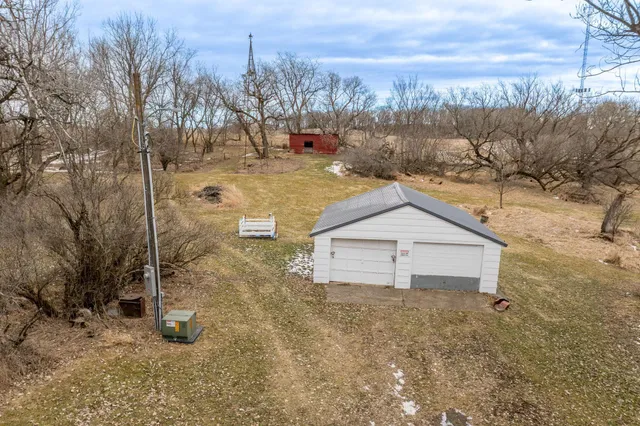 $125,000 | 44652 423rd Street, Windom, MN 56101