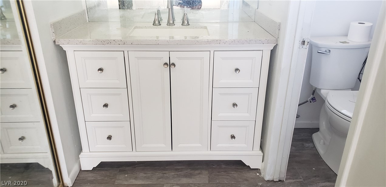 2000 Springview Drive Las Vegas, NV 89146 - Photo 2 of 6