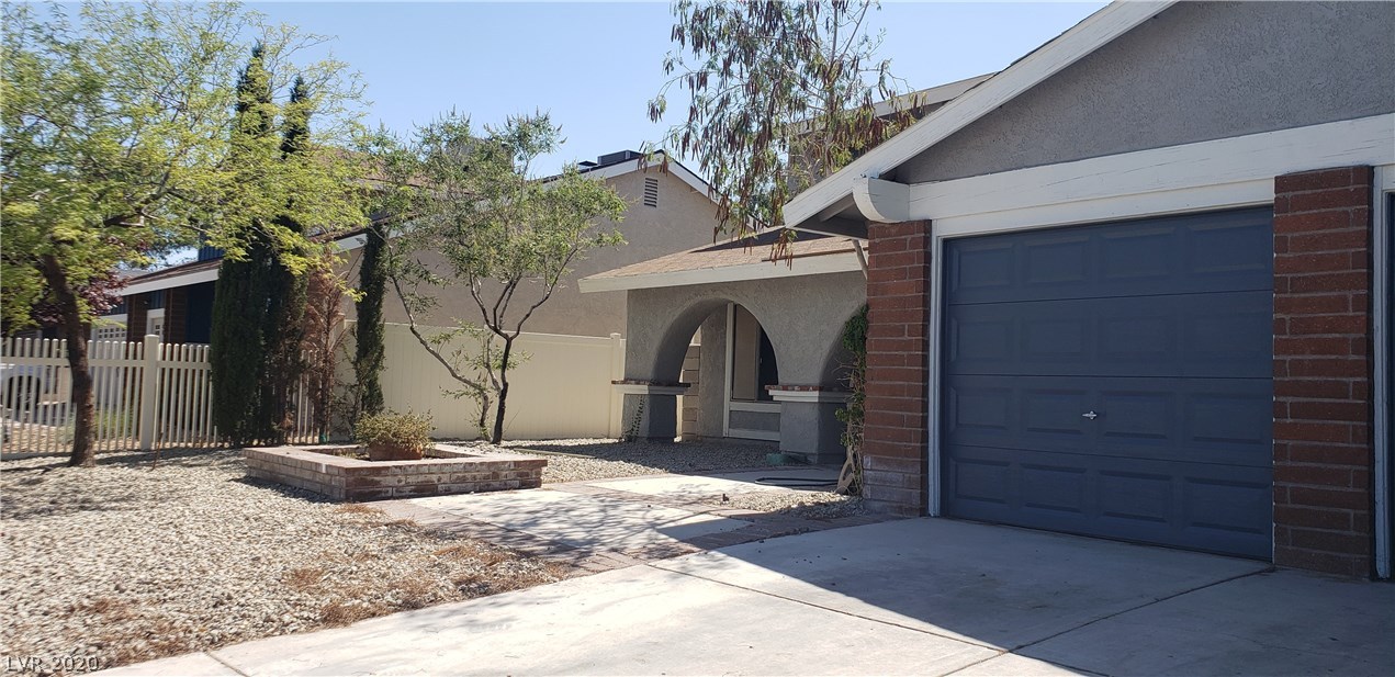 2000 Springview Drive Las Vegas, NV 89146 - Photo 4 of 6