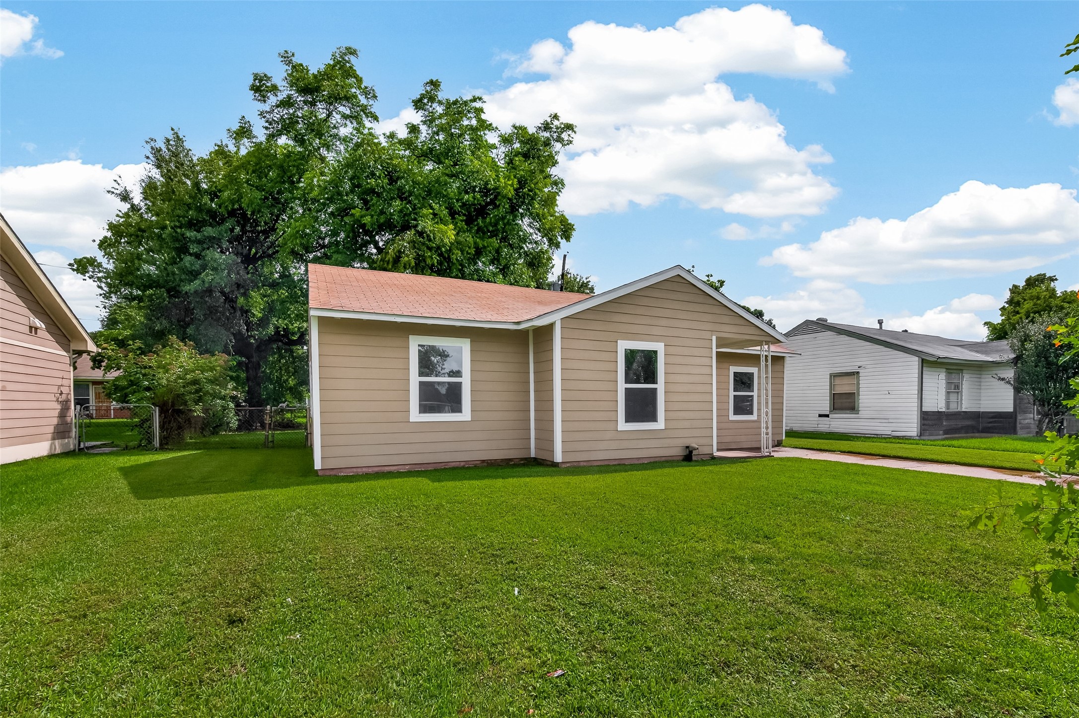 3922 Alsace Street Houston, TX 77021 - Photo 2 of 31
