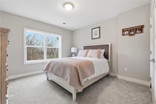 $749,900 | 13426 Terrace Park Drive, Parkville, MO 64152