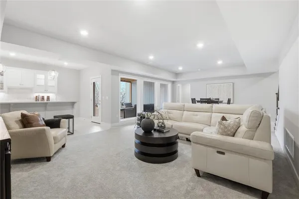 $749,900 | 13426 Terrace Park Drive, Parkville, MO 64152