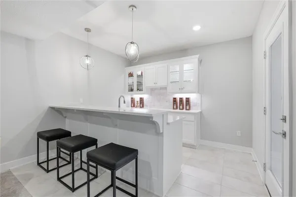 $749,900 | 13426 Terrace Park Drive, Parkville, MO 64152