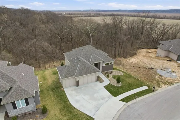 $749,900 | 13426 Terrace Park Drive, Parkville, MO 64152