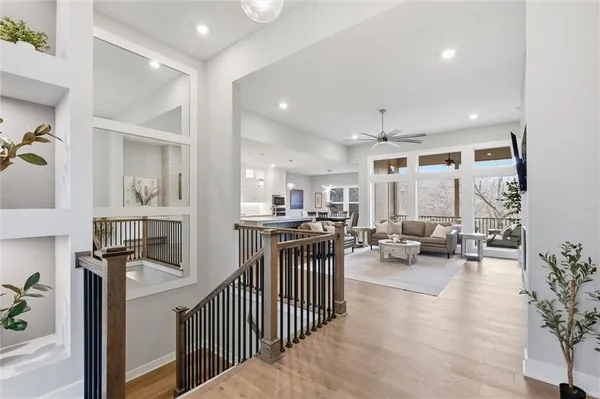 $749,900 | 13426 Terrace Park Drive, Parkville, MO 64152