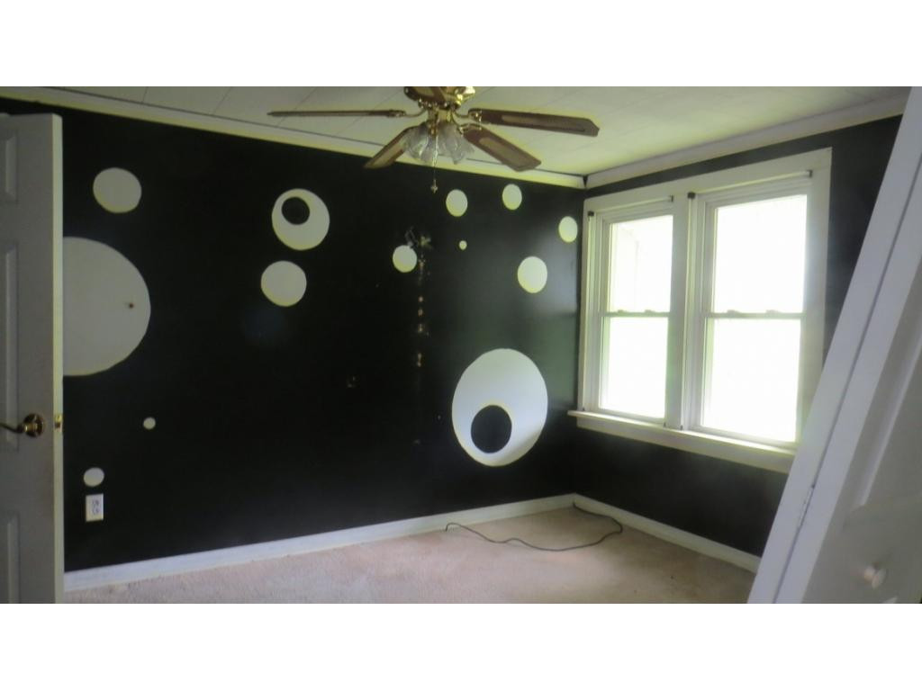 9027 Birchfield Road Pound, VA 24279 - Photo 30 of 36 Bedroom