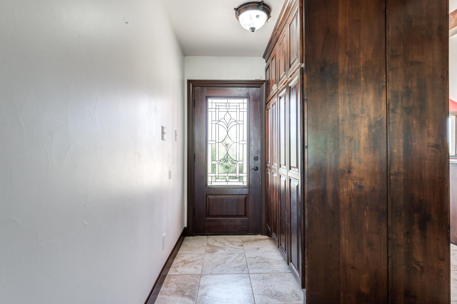 396 County Road 130 Slaton, TX 79364 - Photo 13 of 50 a view of hallway with windows