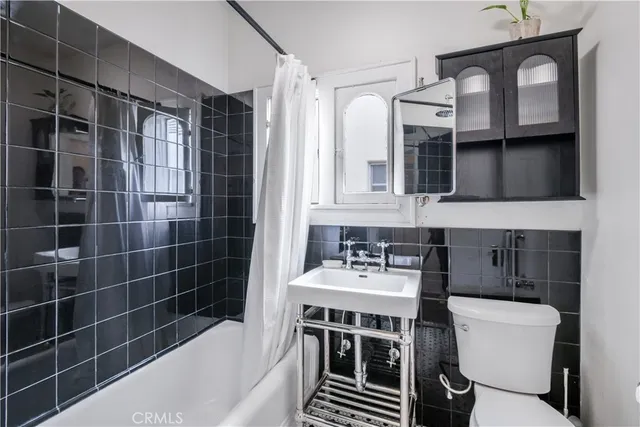 $344,999 | 932 2nd Street, Unit 23, Long Beach, CA 90802