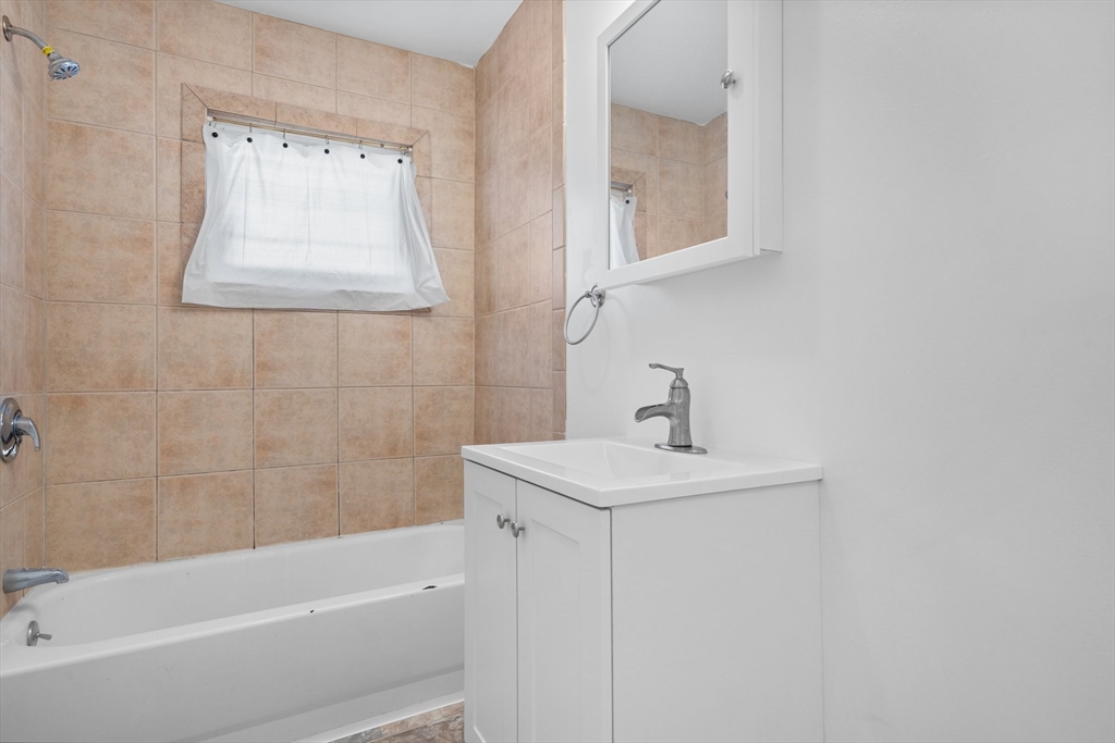 144 Waverly Road, Unit 1 North Andover, MA 01845 - Photo 27 of 28