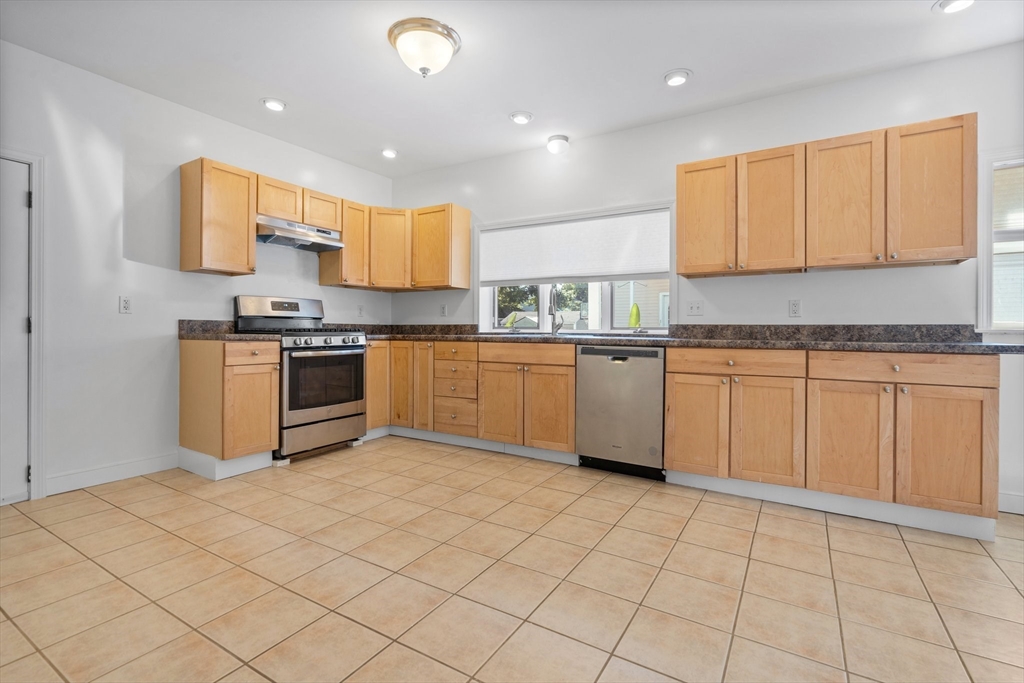 144 Waverly Road, Unit 1 North Andover, MA 01845 - Photo 6 of 28