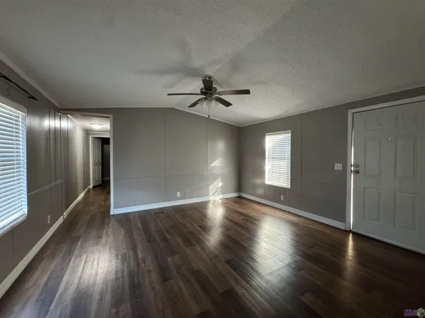 $1,325 | 31693 North Corbin Road, Walker, LA 70785