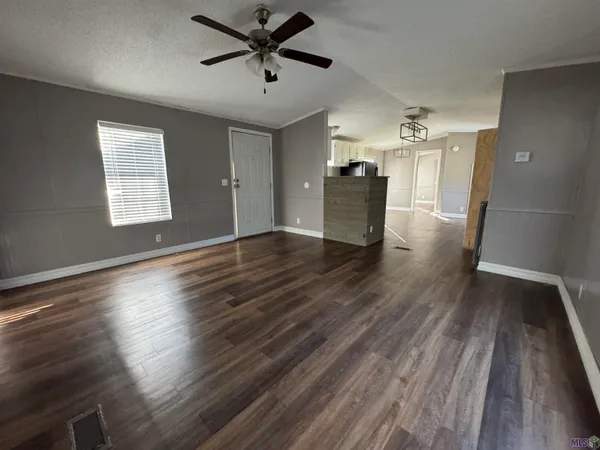 $1,325 | 31693 North Corbin Road, Walker, LA 70785