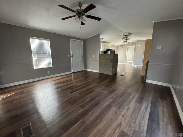 $1,350 | 31693 North Corbin Road, Walker, LA 70785