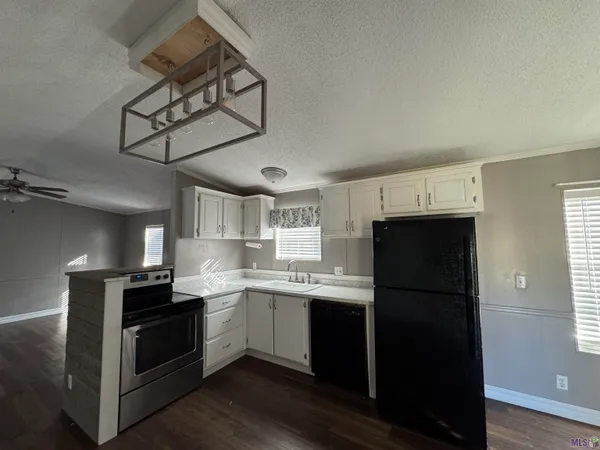 $1,325 | 31693 North Corbin Road, Walker, LA 70785