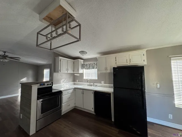 $1,350 | 31693 North Corbin Road, Walker, LA 70785