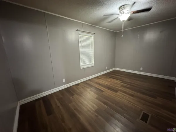 $1,325 | 31693 North Corbin Road, Walker, LA 70785