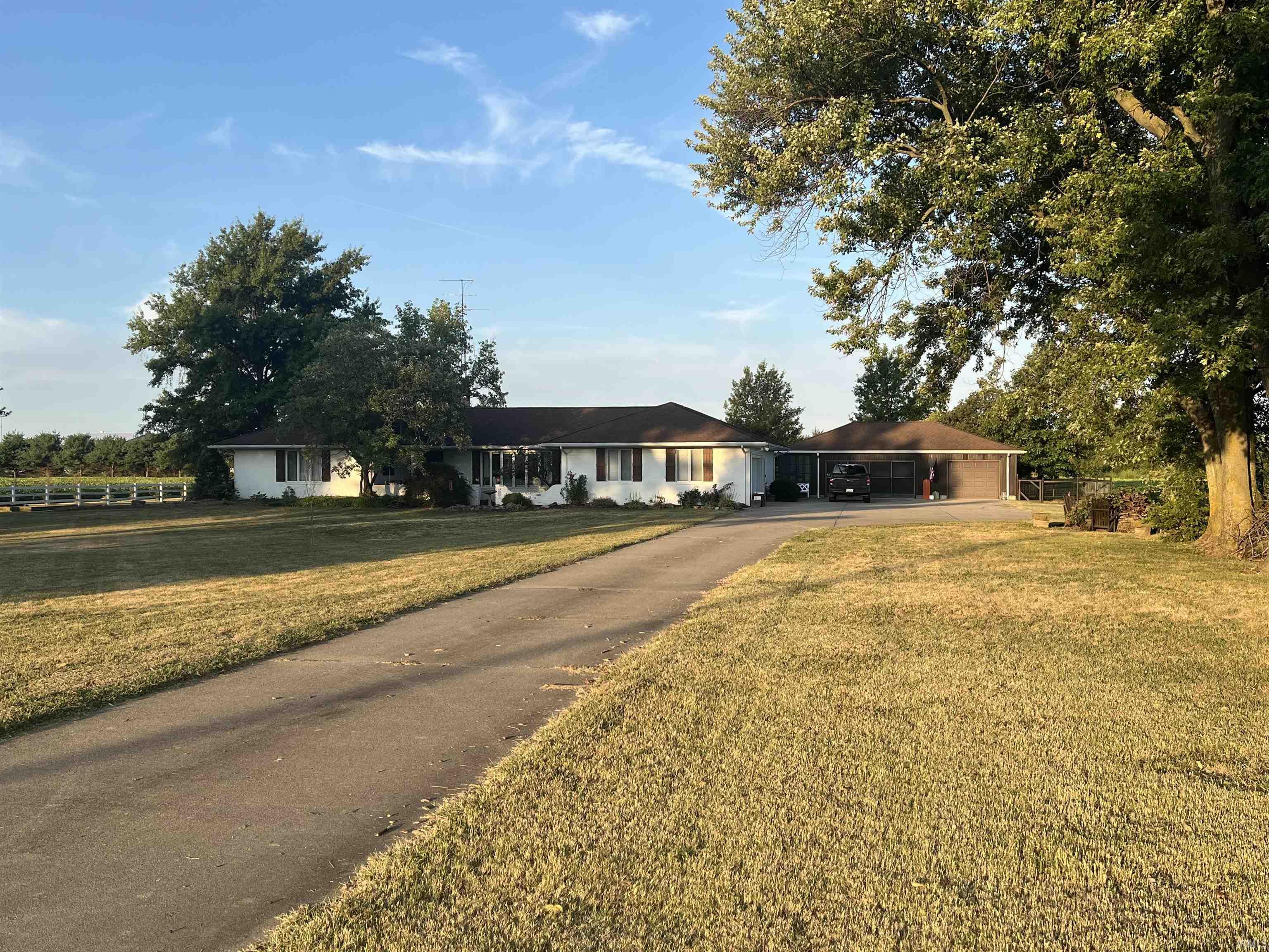 2643 South Decker Road Vincennes, IN 47591 - Photo 1 of 24 Gallery Image 1