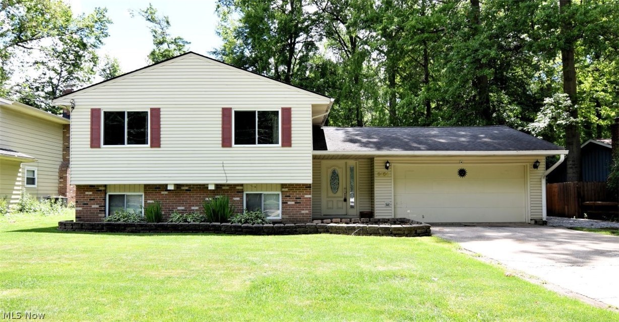 5454 Barton Road North Olmsted, OH 44070 - Photo 2 of 31