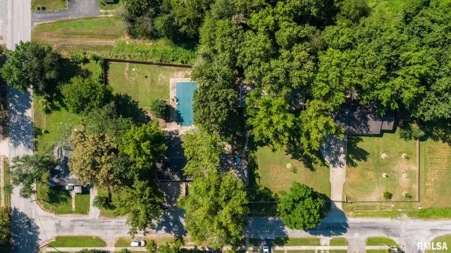 $189,000 | 708 East Candy Cane Lane, West Frankfort, IL 62896