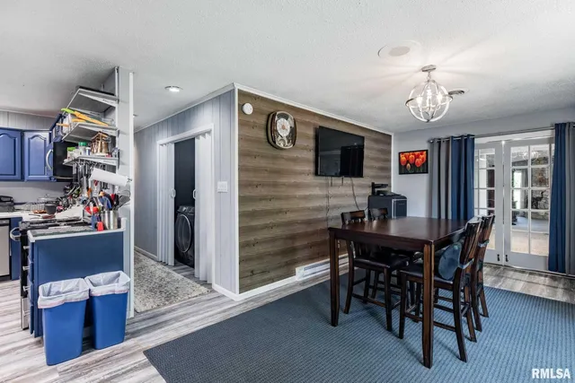 $189,000 | 708 East Candy Cane Lane, West Frankfort, IL 62896