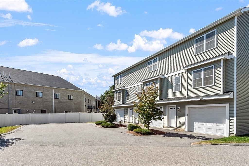311 Littleton Road, Unit 20 Chelmsford, MA 01824 - Photo 4 of 30
