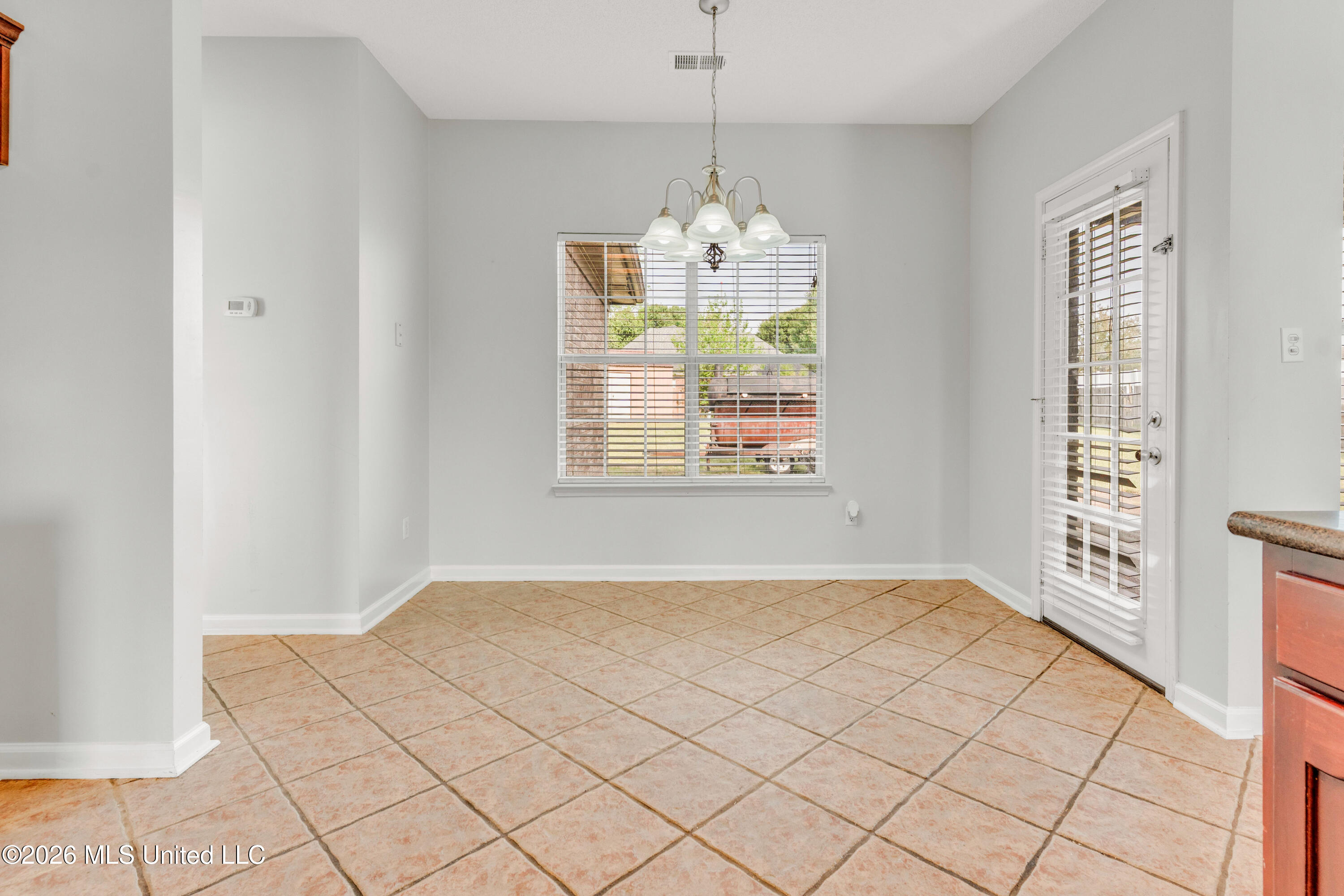 8961 Sweet Flag Loop Southaven, MS 38671 - Photo 5 of 24 IMG_4733