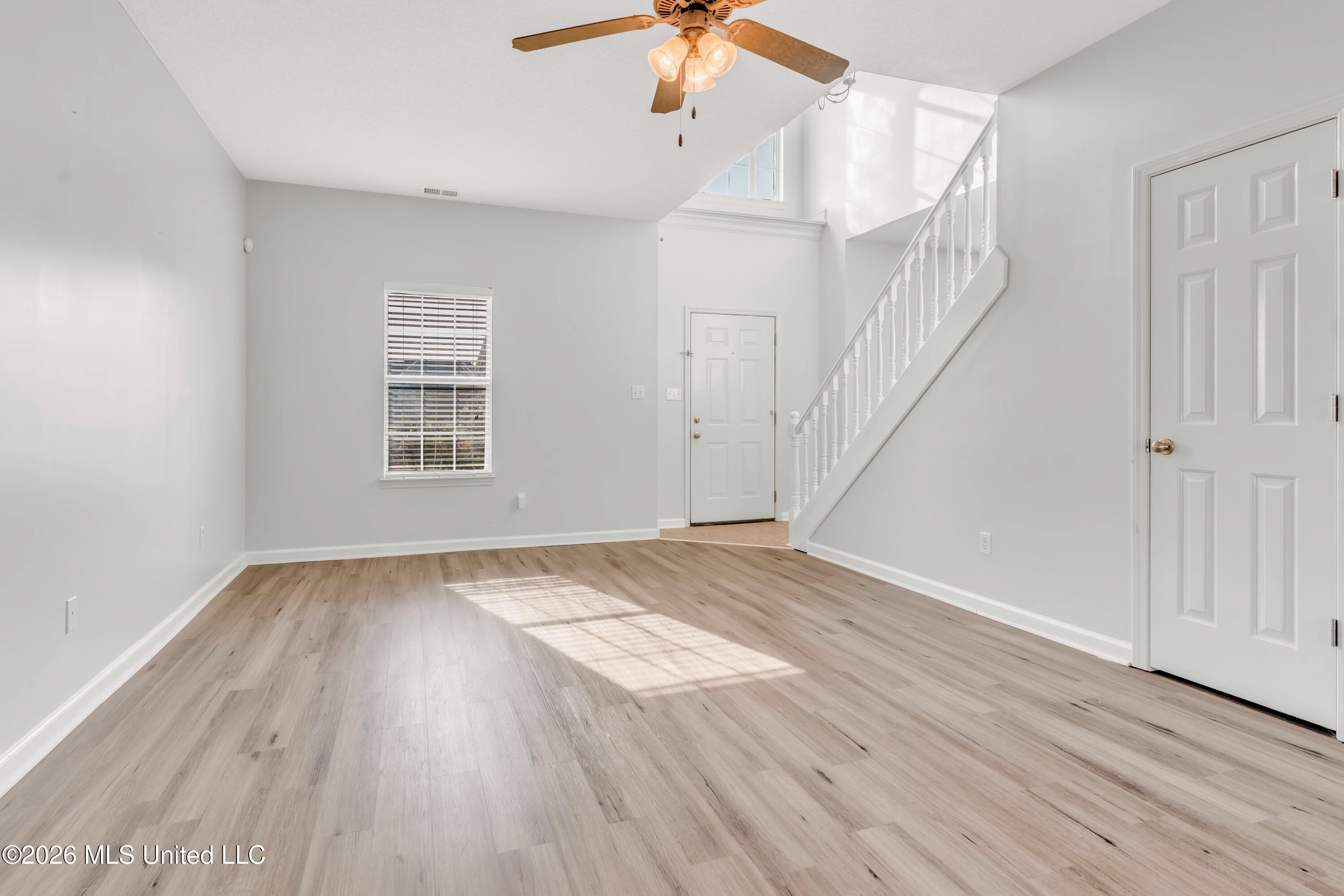 8961 Sweet Flag Loop Southaven, MS 38671 - Photo 7 of 24 IMG_4725