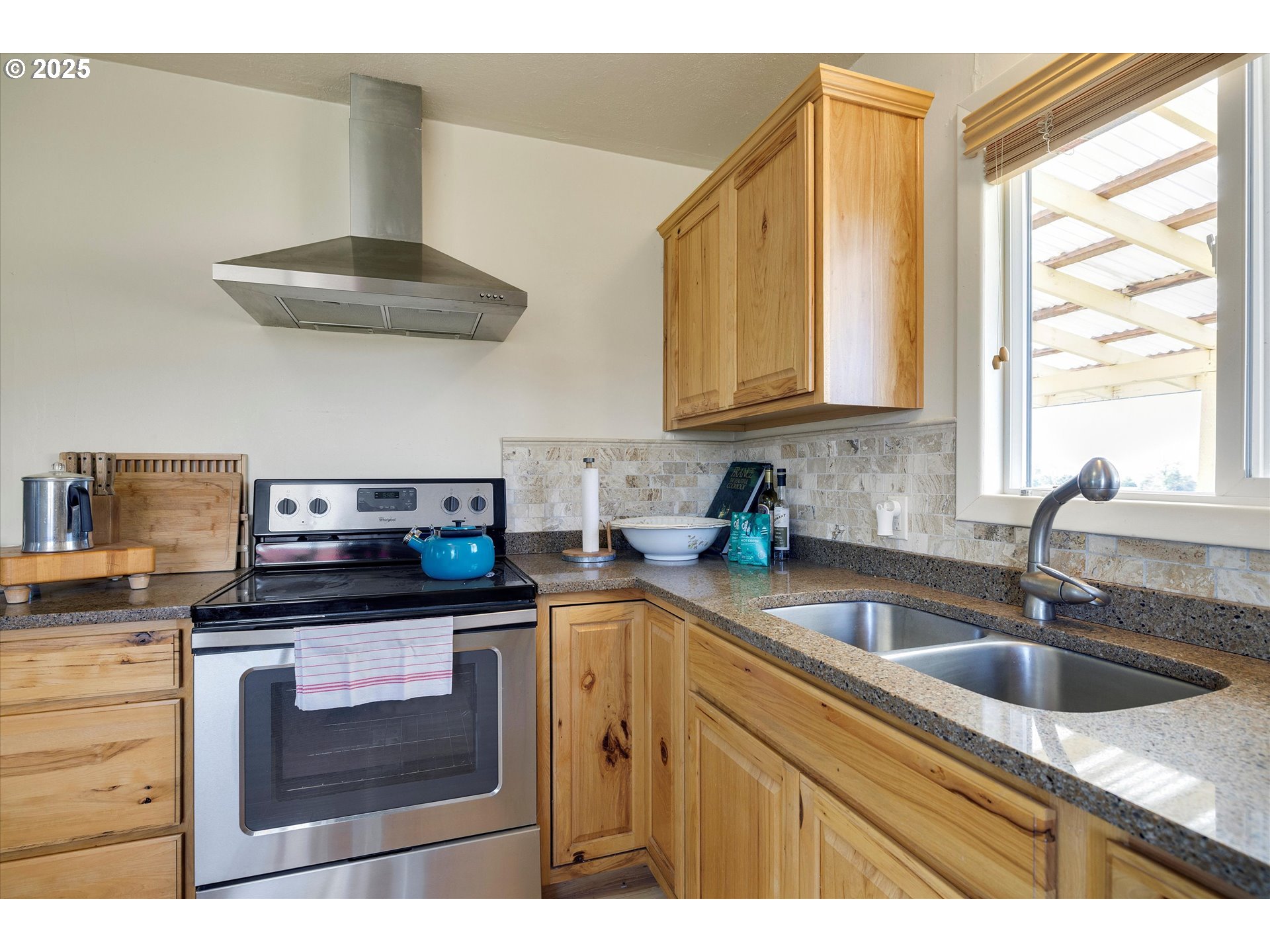 9030 Northwest Pike Road Yamhill, OR 97148 - Photo 15 of 48 Kitchen