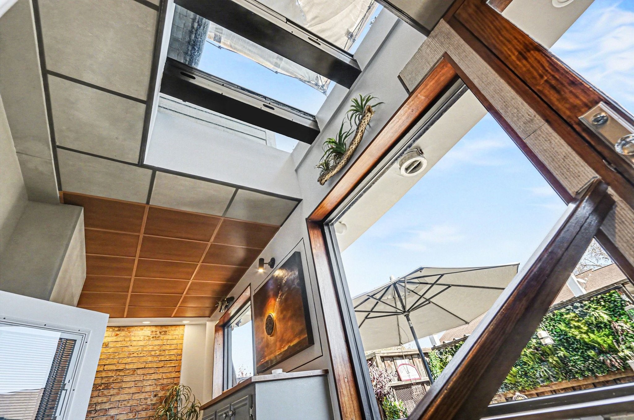9407 Fondren Road Houston, TX 77074 - Photo 12 of 30 a view of an entryway