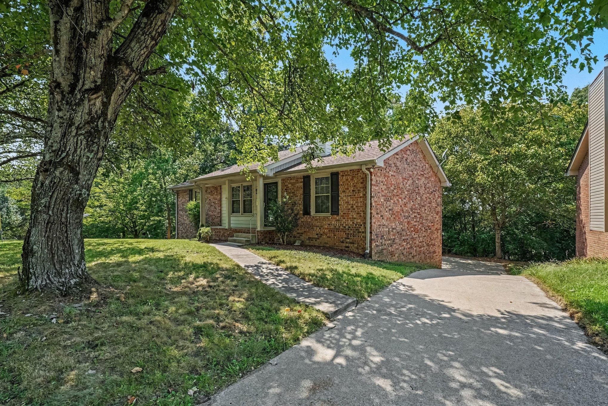 852 Fitzpatrick Road Nashville, TN 37214 - Photo 2 of 22 Gallery Image 2