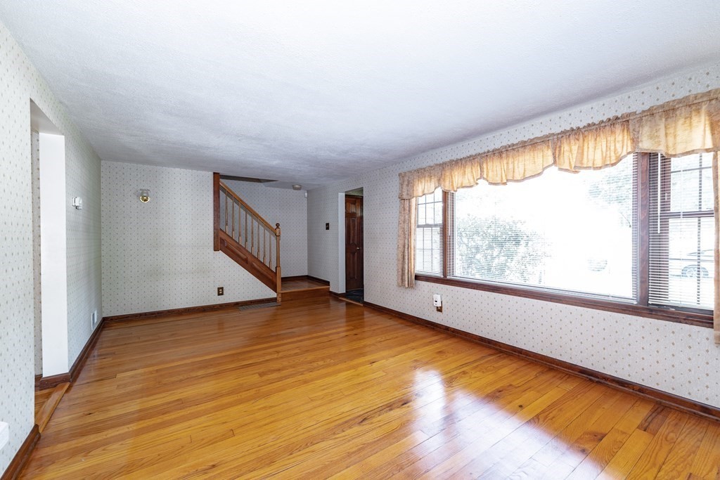 72 Donbray Road Springfield, MA 01119 - Photo 11 of 40