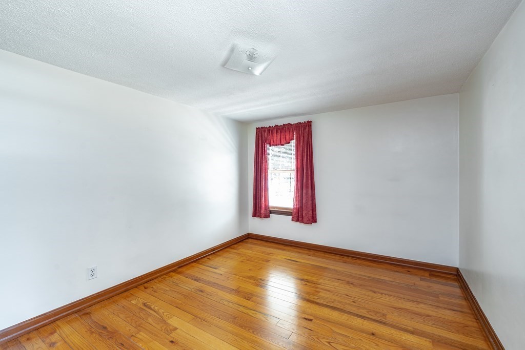 72 Donbray Road Springfield, MA 01119 - Photo 16 of 40