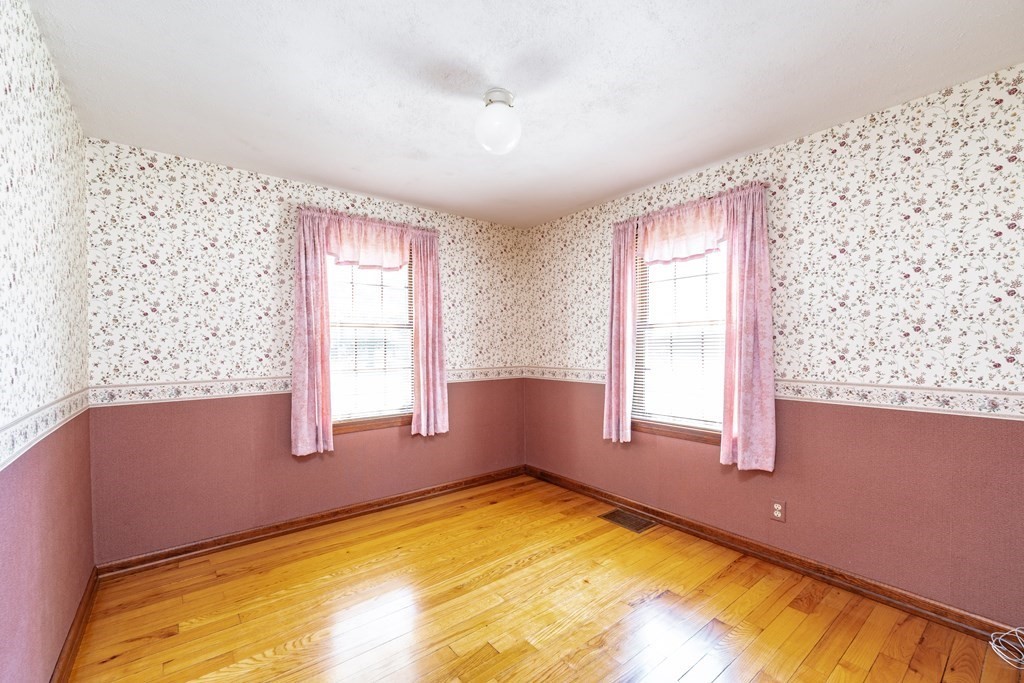 72 Donbray Road Springfield, MA 01119 - Photo 17 of 40