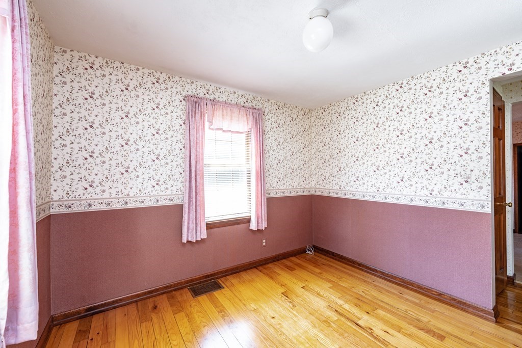 72 Donbray Road Springfield, MA 01119 - Photo 18 of 40
