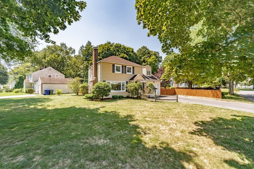 72 Donbray Road Springfield, MA 01119 - Photo 2 of 40