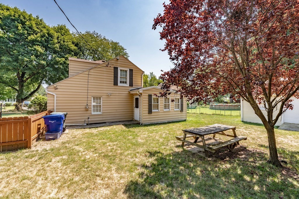 72 Donbray Road Springfield, MA 01119 - Photo 34 of 40