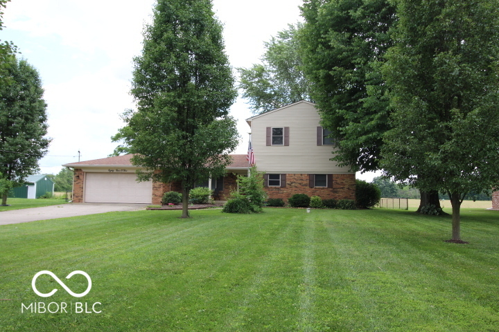 8905 Maze Road Indianapolis, IN 46259 - Photo 2 of 25 Gallery Image 2