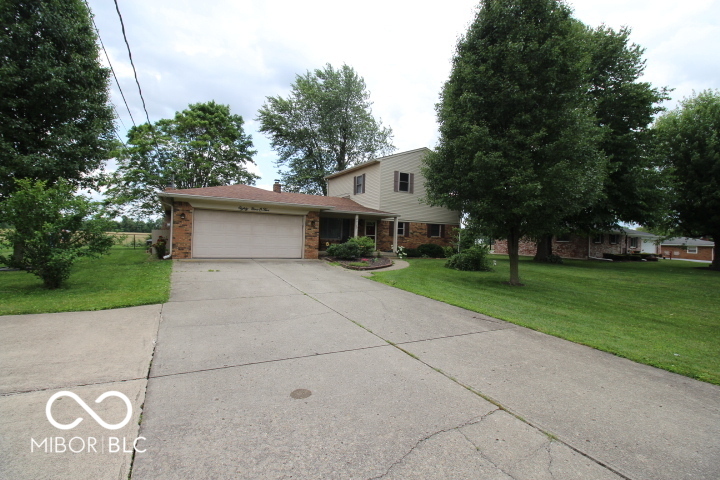 8905 Maze Road Indianapolis, IN 46259 - Photo 3 of 25 Gallery Image 3