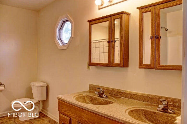 8905 Maze Road Indianapolis, IN 46259 - Photo 10 of 25 Gallery Image 10