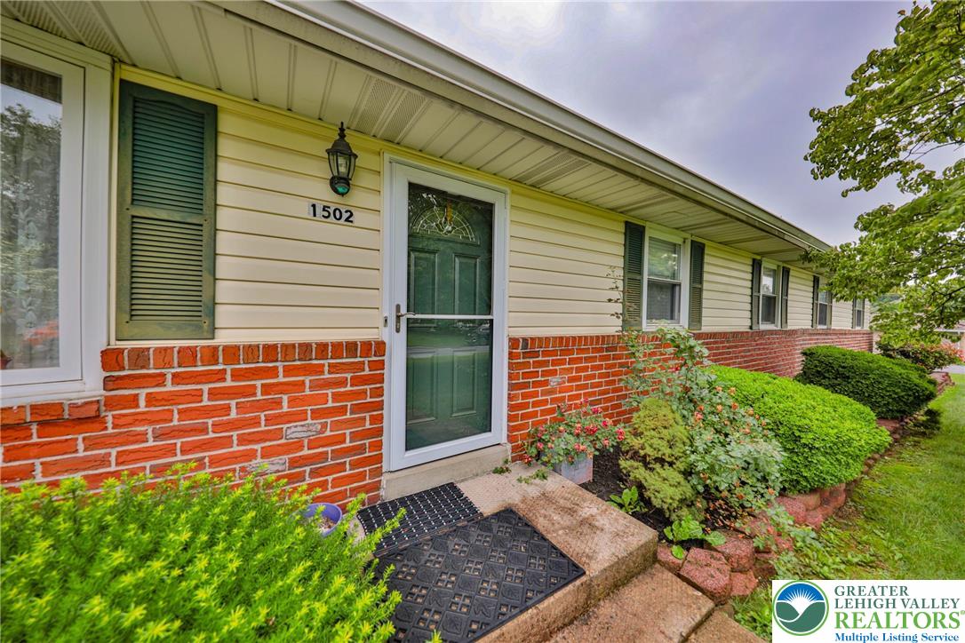 1502 2nd Street Bethlehem, PA 18020 - Photo 3 of 62