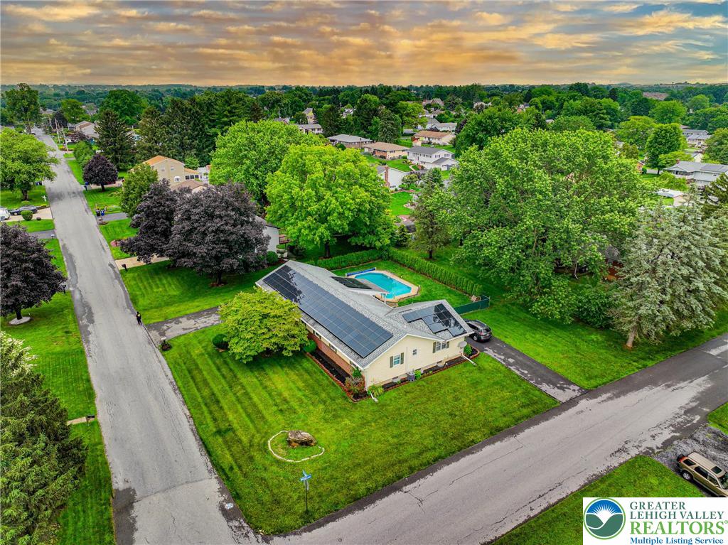 1502 2nd Street Bethlehem, PA 18020 - Photo 9 of 62 a view of a garden with a building in the background