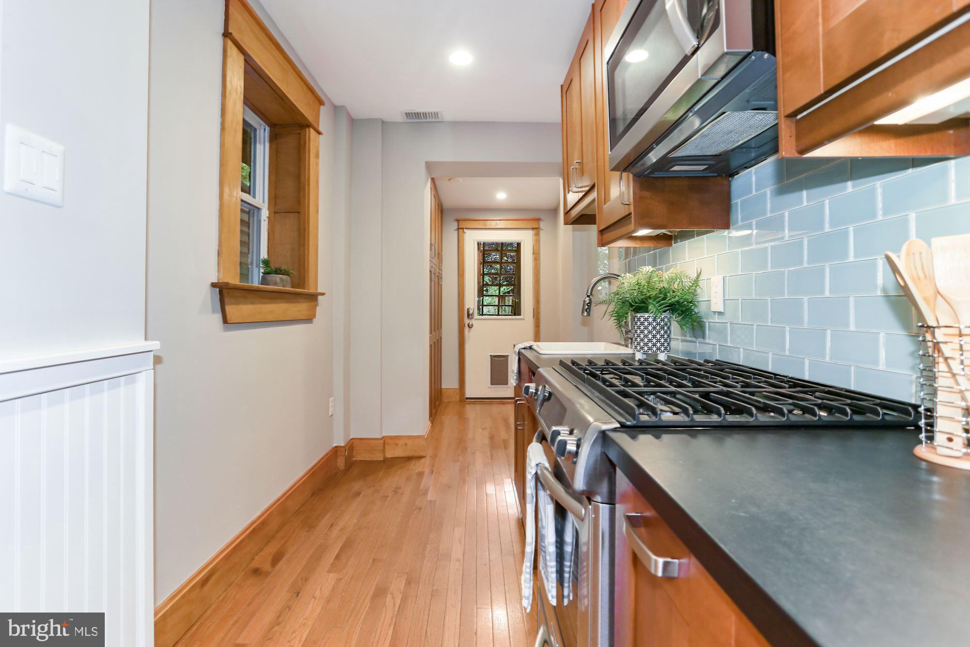 772 Irving Street Northwest Washington, DC 20010 - Photo 16 of 38