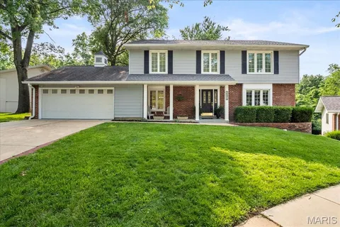 $569,900 | 15371 Timber Hill Lane, Chesterfield, MO 63017