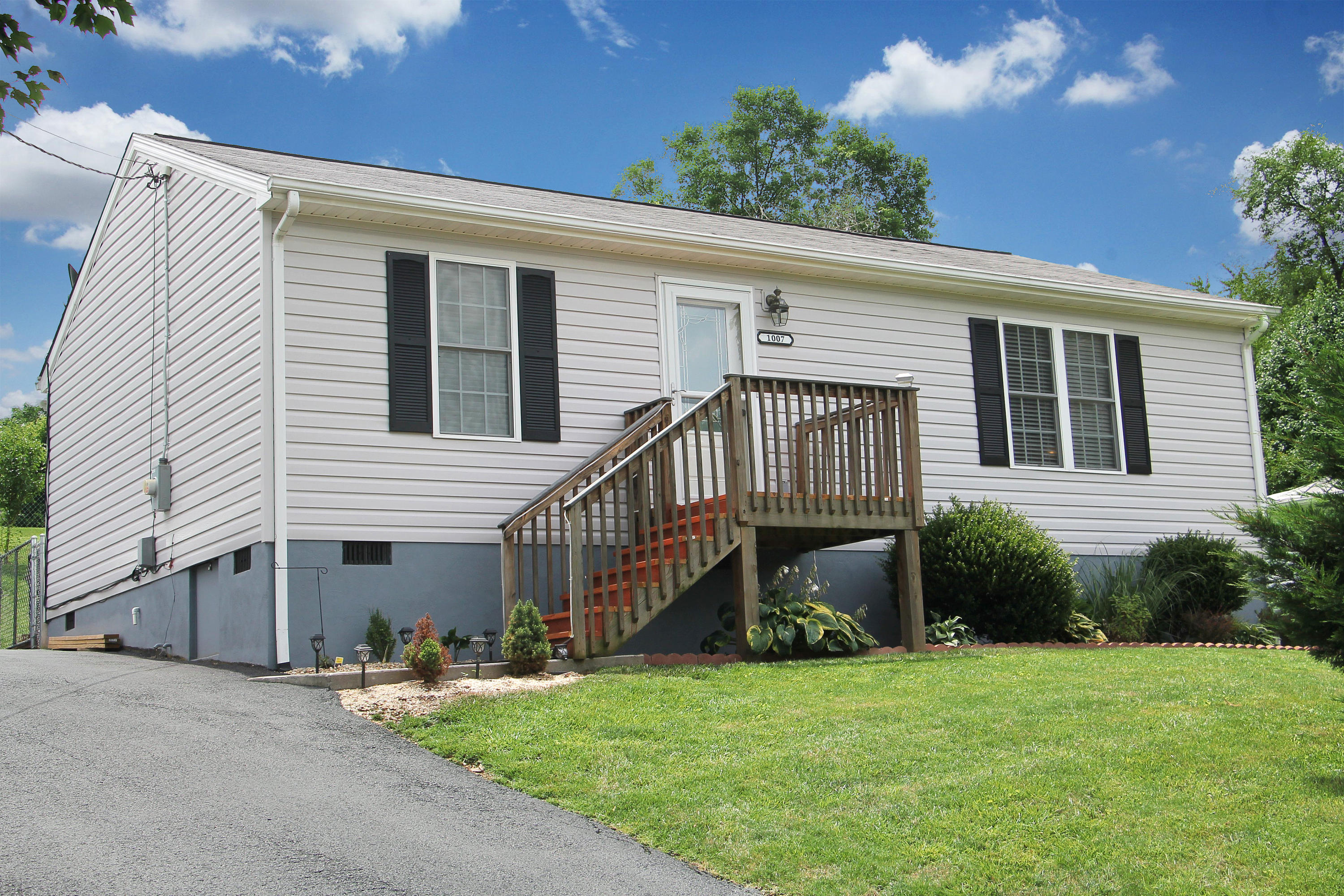 1007 Liberty Road Northeast Roanoke, VA 24012 - Photo 1 of 27 orig_IMG_8429_5295349